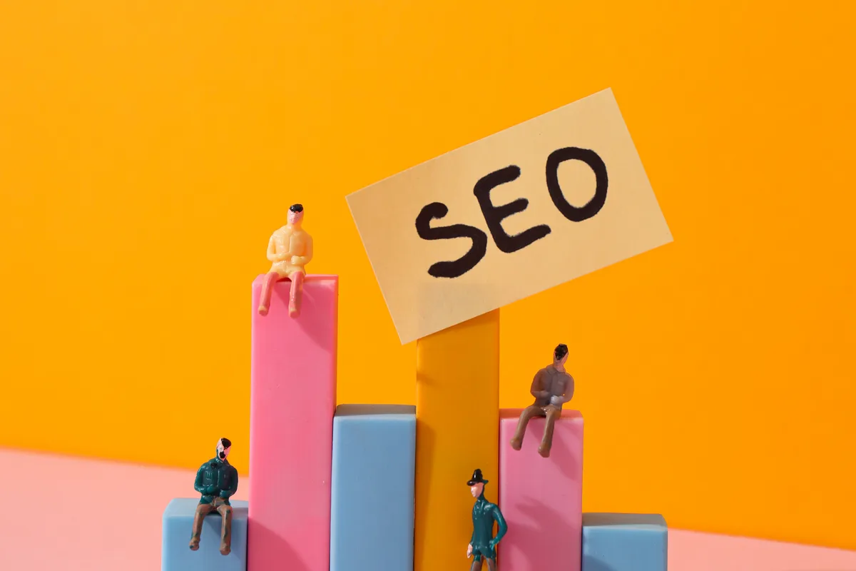 Rising bar chart representing growth from paid search campaigns