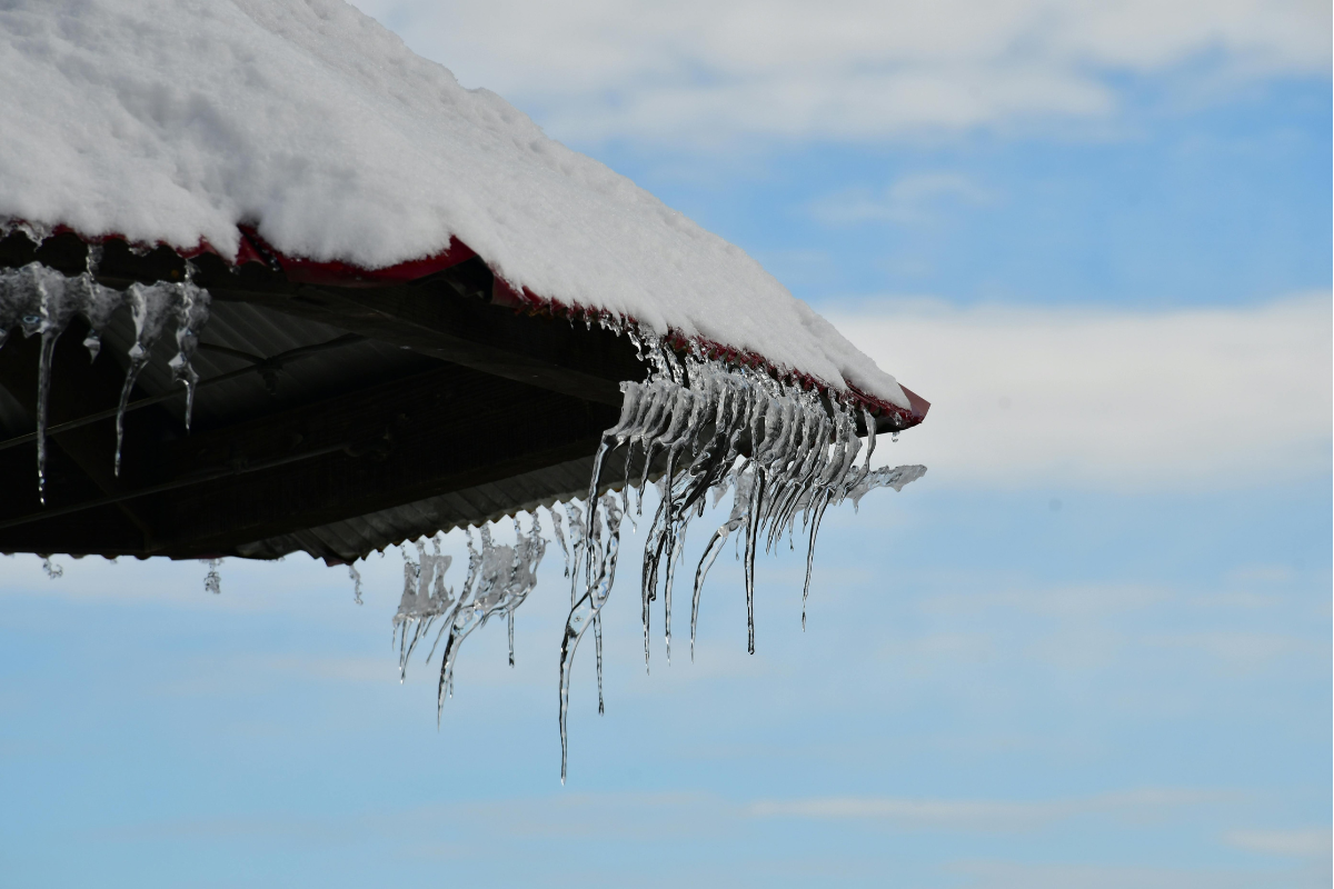 roof damage winter illustration