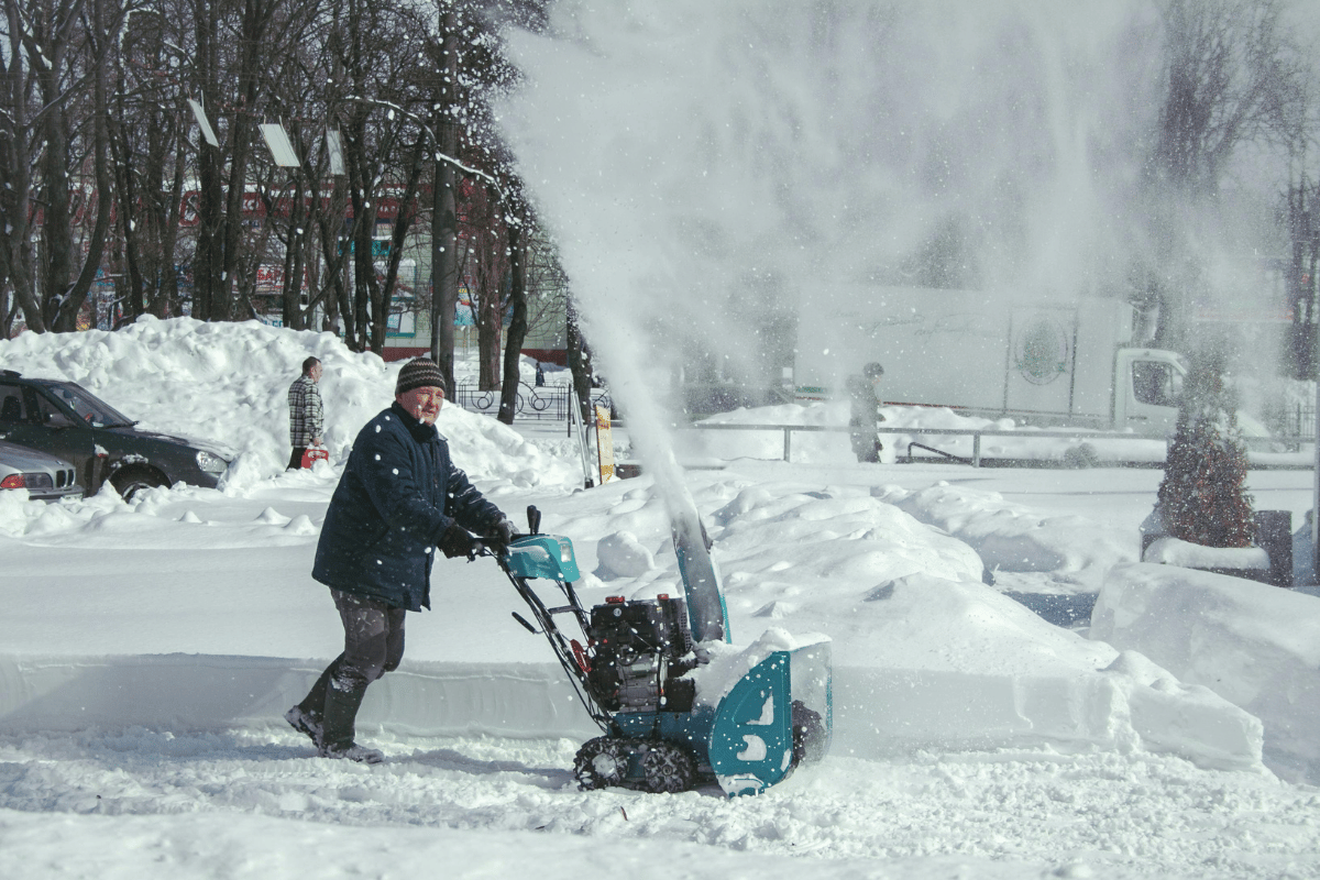 clearing snow walkway